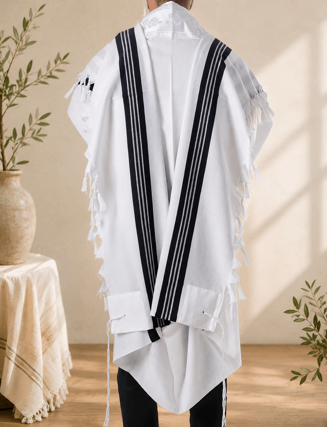 Tallit Tashbetz Black - 100% Rehelim Wool - Mishkan HaTchelet