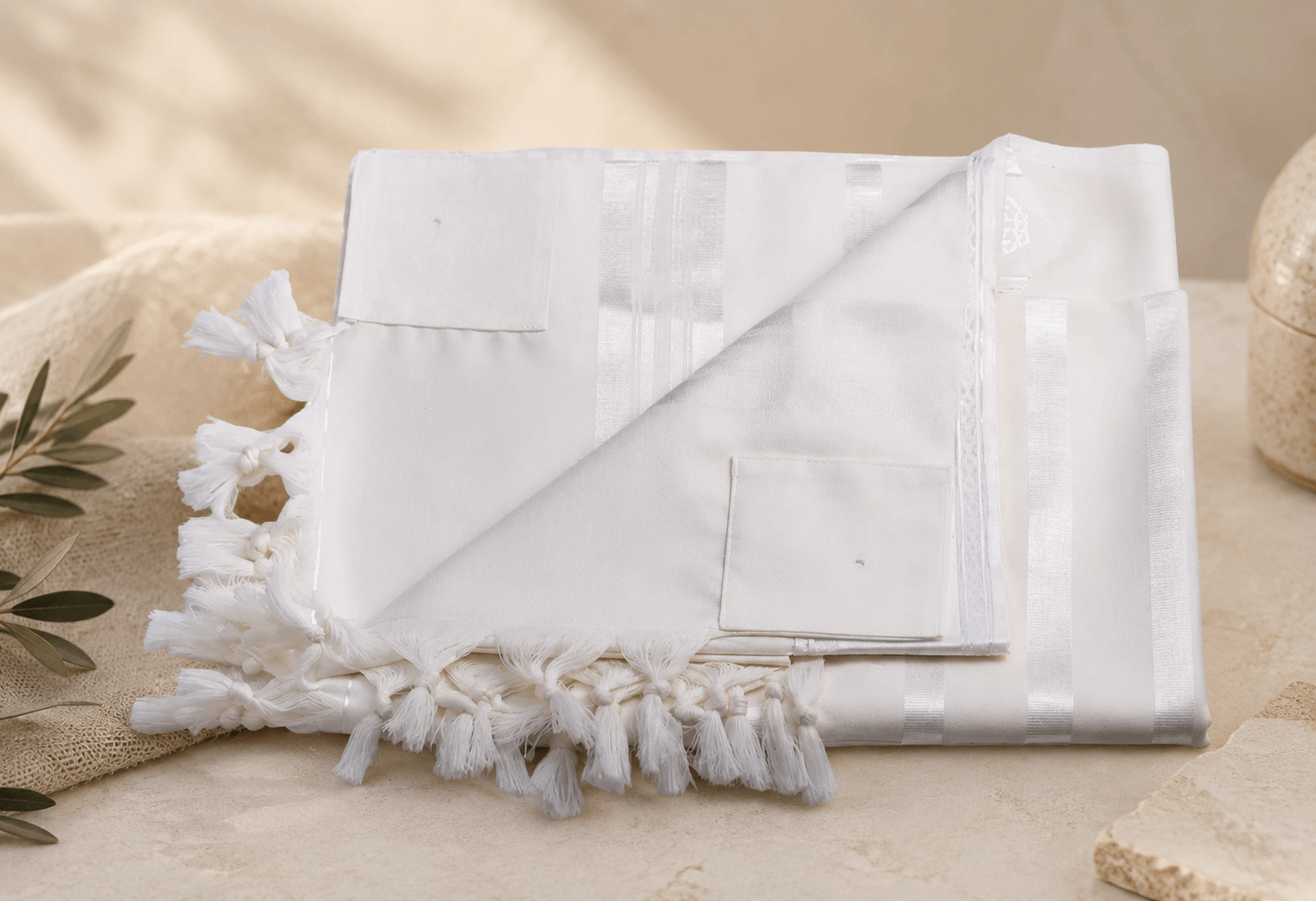 Tallit Pe'er Kal White - 100% Pure Rehelim Wool - Mishkan HaTchelet