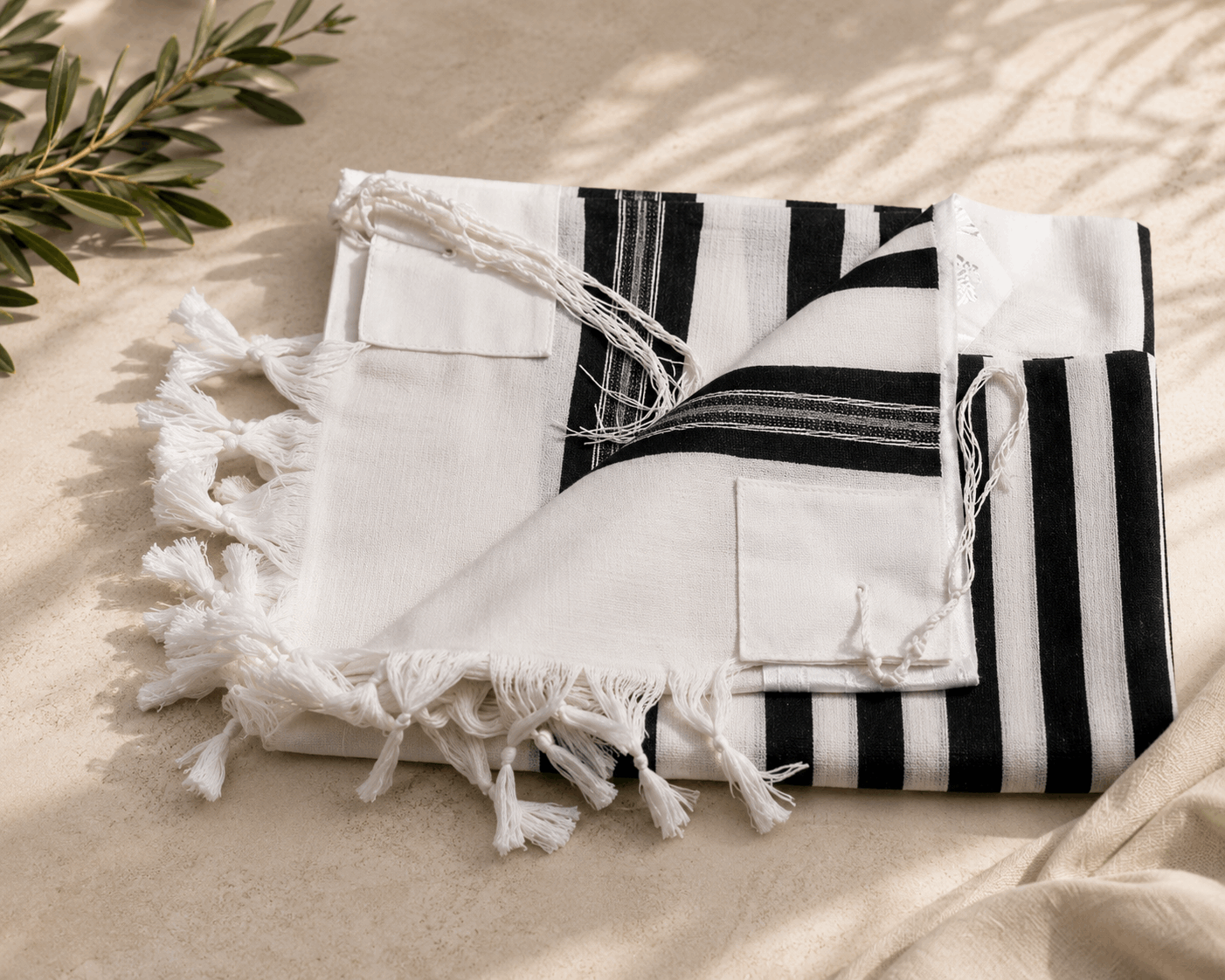 Tallit Tashbetz Black - 100% Rehelim Wool - Mishkan HaTchelet